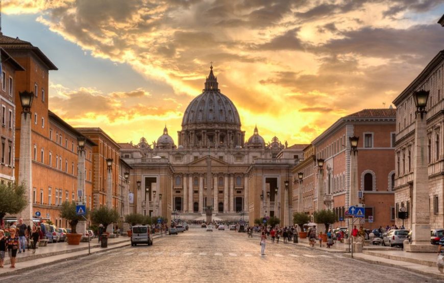 Rome’s Twilight Serenade: A Romantic Night Tour for all