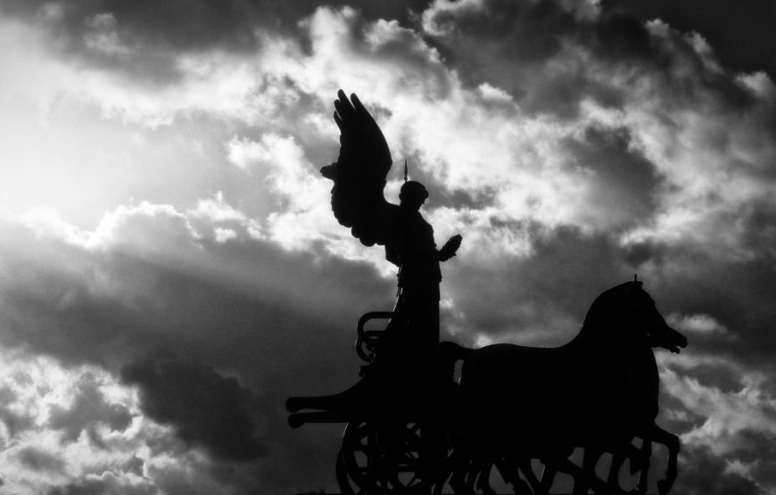 Rome’s Twilight Serenade: A Romantic Night Tour for all