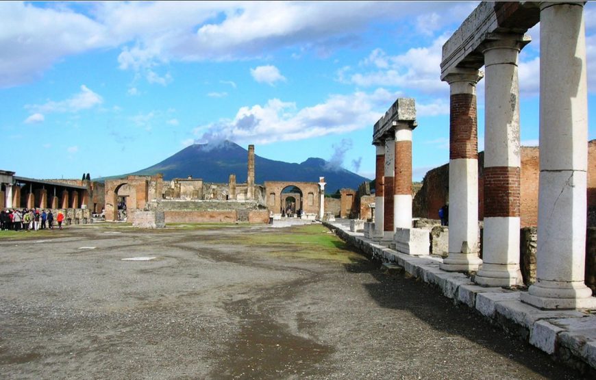 Amalfi Coast: Pompeii and Mt Vesuvius Tour with Wine Tasting and Lunch