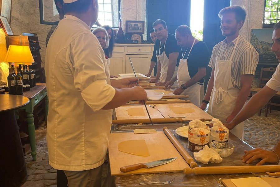 Rome: Pasta Making class in the vineyard