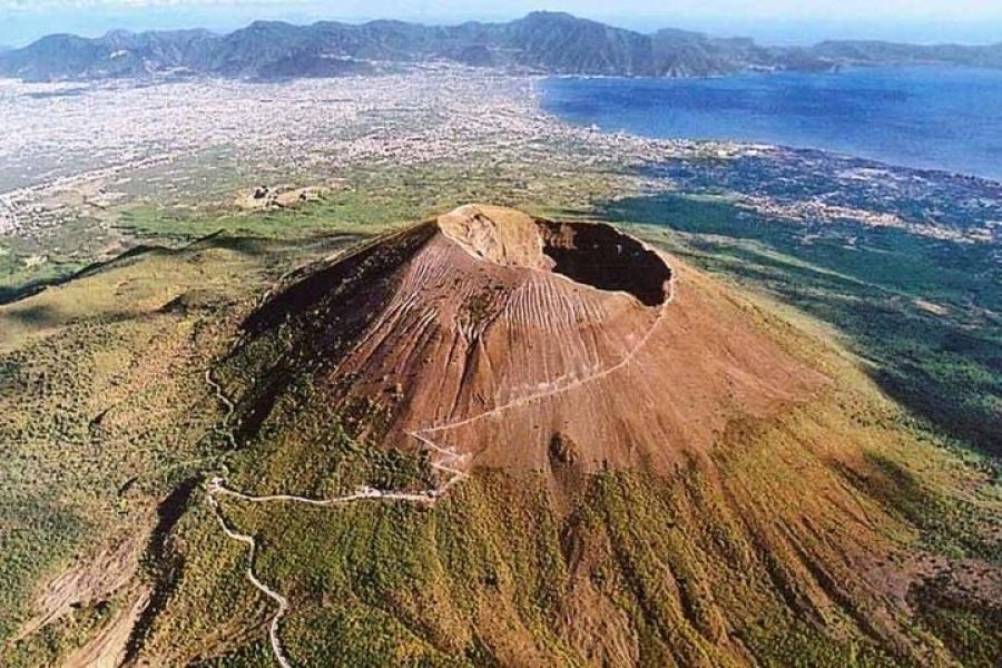 Amalfi Coast: Pompeii and Mt Vesuvius Tour