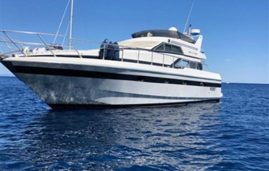 Yacht charter with Skipper (private transfer english speaking)