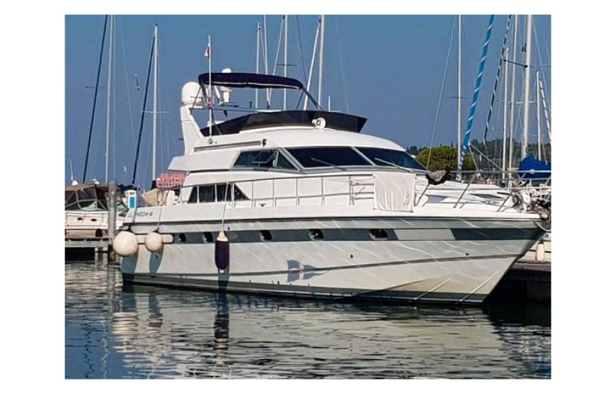 Yacht charter with Skipper (private transfer english speaking)