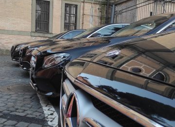 Private VIP transfer from Amalfi Coast to Rome in luxury vehicle